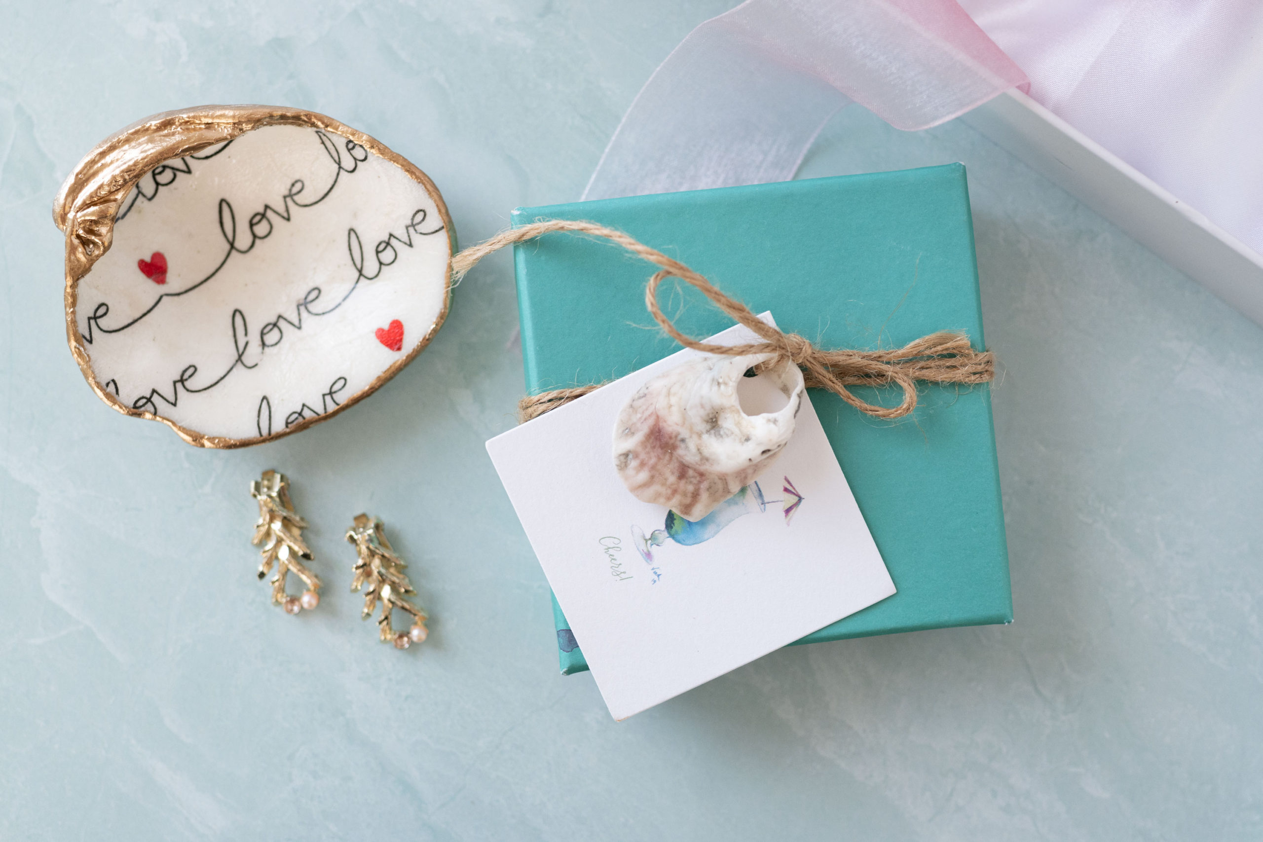 DIY Party Favor Ideas. Shown here are little gift boxes for your bridal party. They can be handed out at your bachelorette party